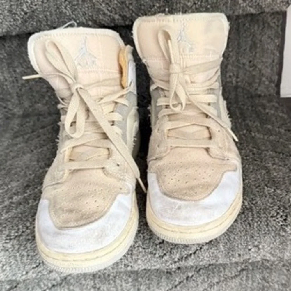 Nike Air Jordan 1 Mid SE Craft Inside Out Sneakers Shoes Beige Grey Size 6Y